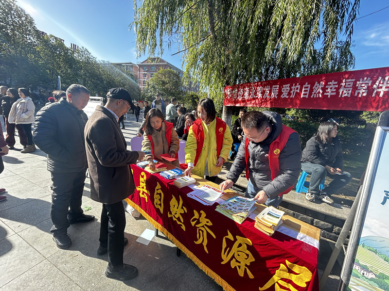 汉阴县自然资源局：“小剧场”激发“大党建”，传播自然资源好声音 (1).jpg